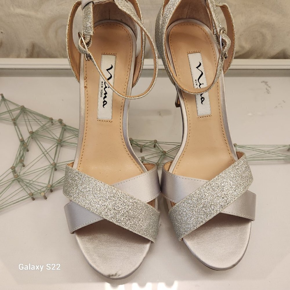 Nina Silver Heeled Sandals. NWOT. Size 6. Leather Sole